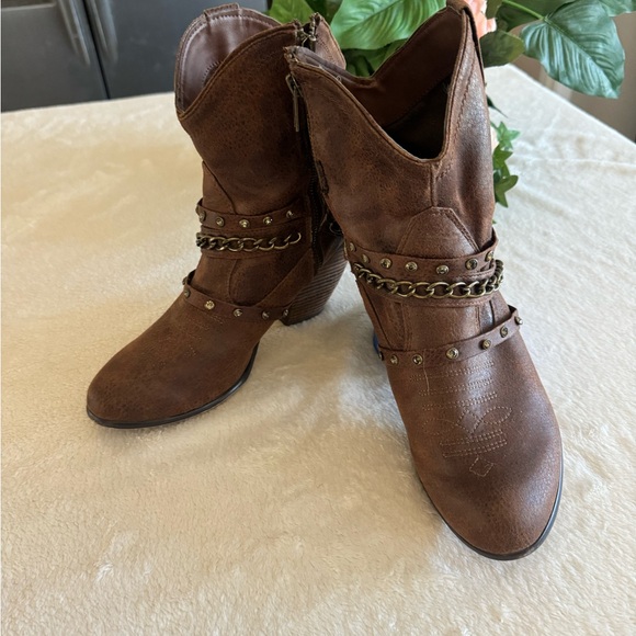 Not Rated Slouch Harness Women’s Vegan Western Style Boots with 3 1/2” Heels - Picture 2 of 14